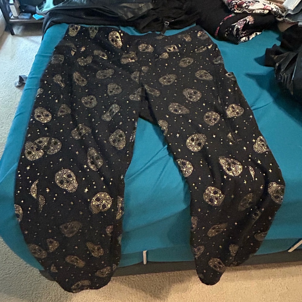 Torrid Active Skull Print Leggings